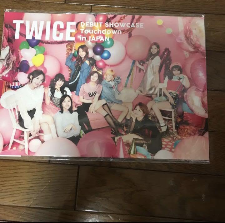 TWICEスペシャルチケットショーケース Amazon.co.jp: TWICE デビューショーケース パンフレット ホビー